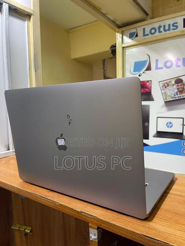 Laptop Apple MacBook Pro 2019 32GB Intel Core I9 SSD 512GB - thumbnail 4