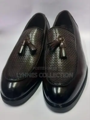 Laceless Officials Shoes