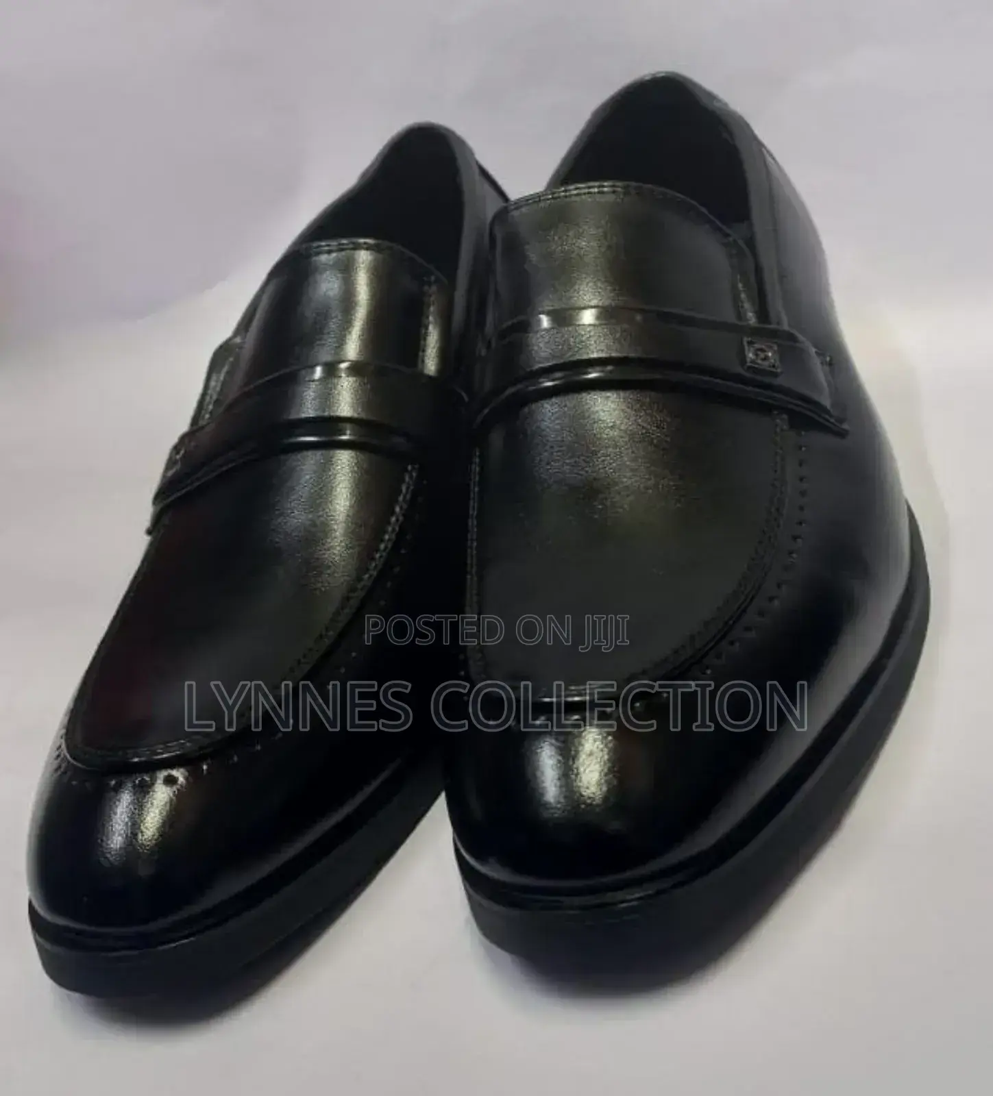 Laceless Officials Shoes