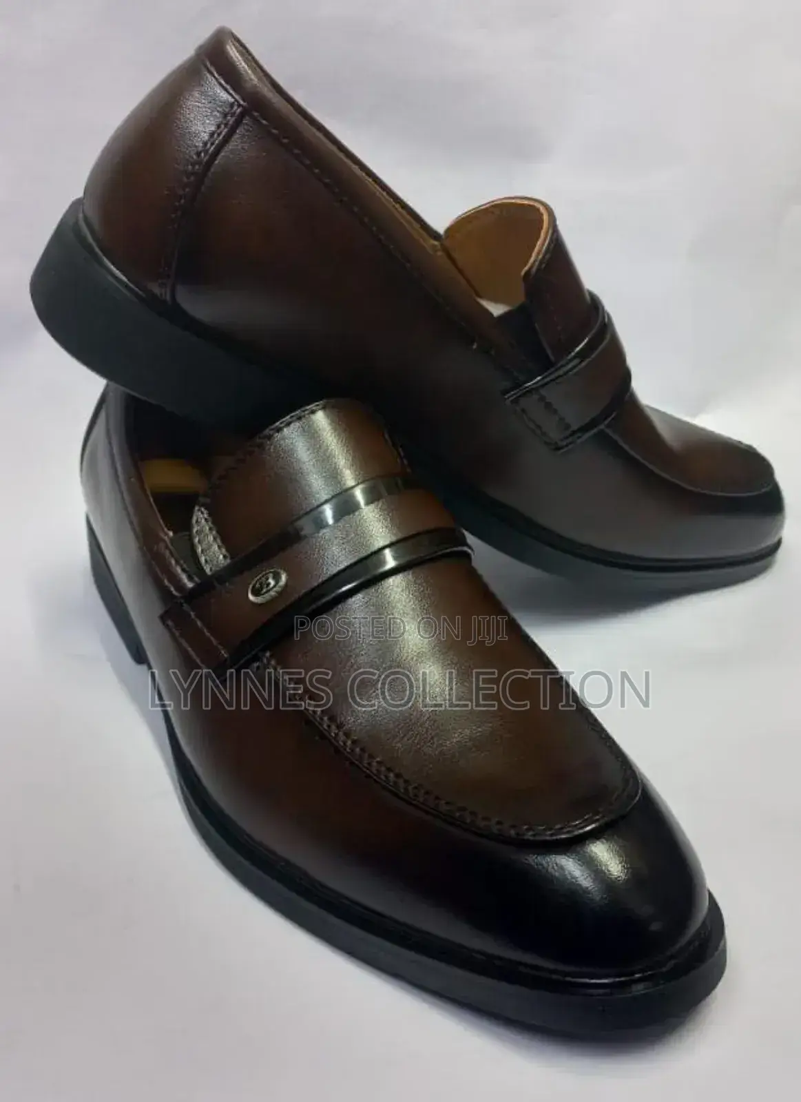 Laceless Officials Shoes