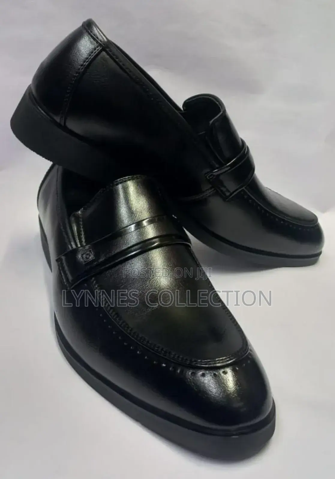 Laceless Officials Shoes