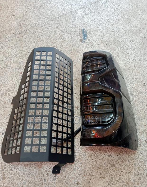 Tail Light Guard Hilux Vigo - main view