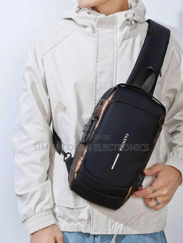Anti-Theft Cross Shoulder Bag - thumbnail 3