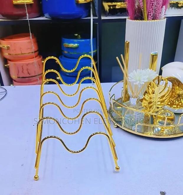 Gold Plate Stand - main view