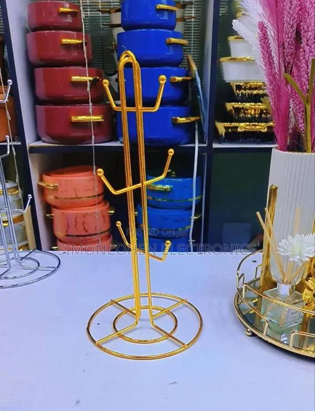 Gold Cup Stand - main view