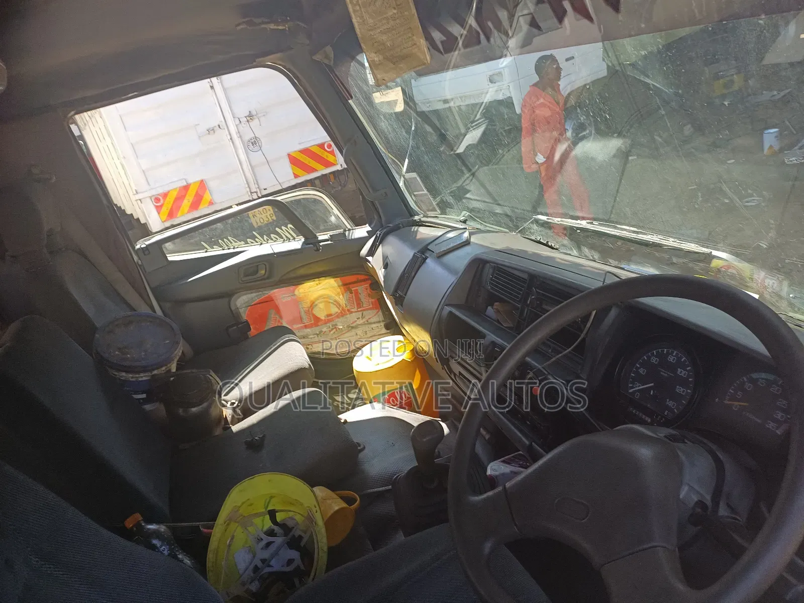 Mitsubishi Fuso Fighter 2003 White