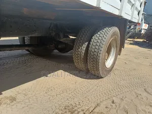 Mitsubishi Fuso Fighter 2003 White