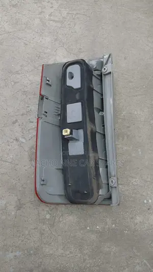 Toyota Noah 2005 Taillight