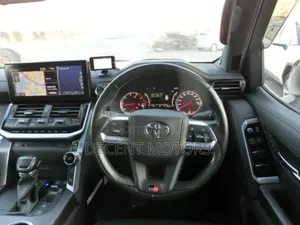 Toyota Land Cruiser 3.3 Diesel 4WD 2021 White