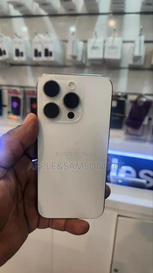 Apple iPhone 15 Pro 256 GB Rose Gold - main view