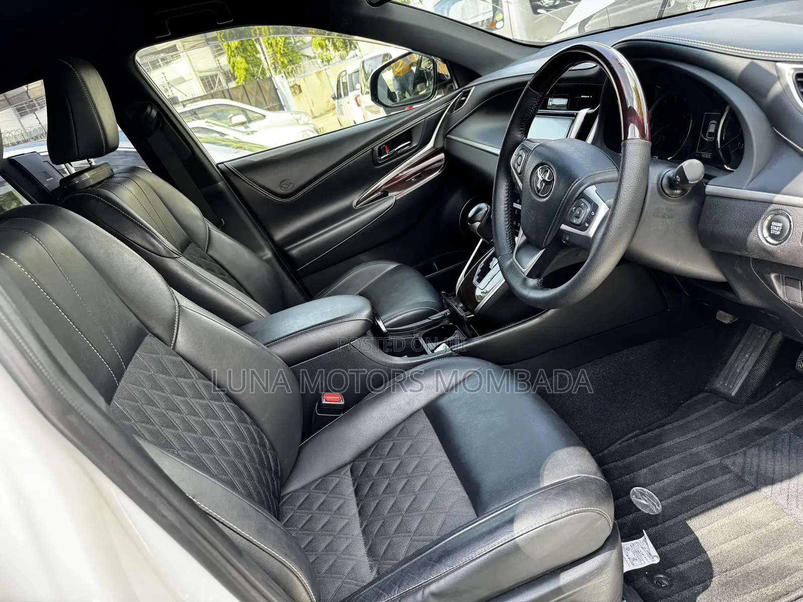 Toyota Harrier 2.0 Turbo 4WD 2018 White