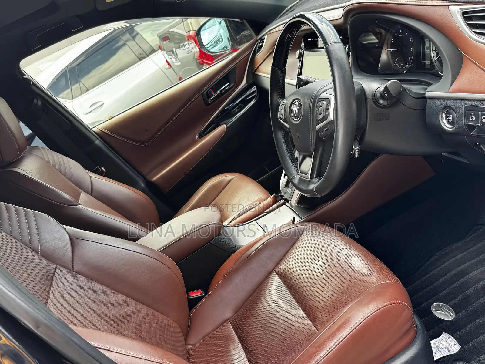 Toyota Harrier 2.0 4WD 2018 Black
