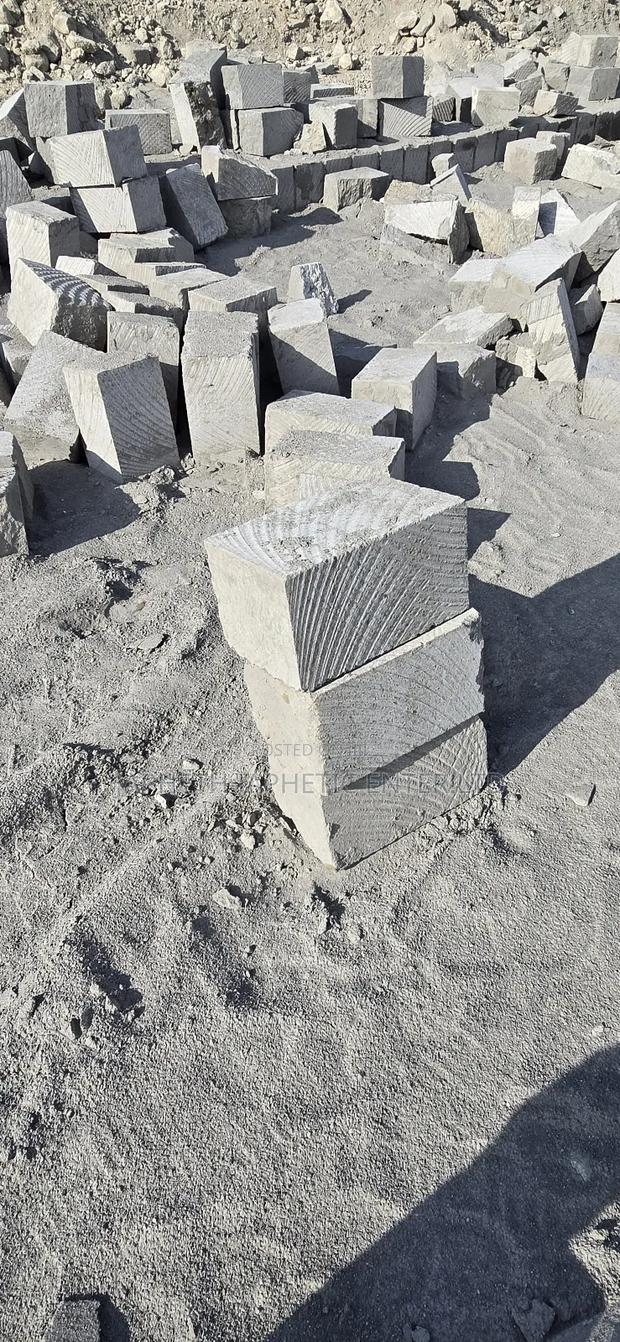 Ndarugo Machine Cut Stones - main view