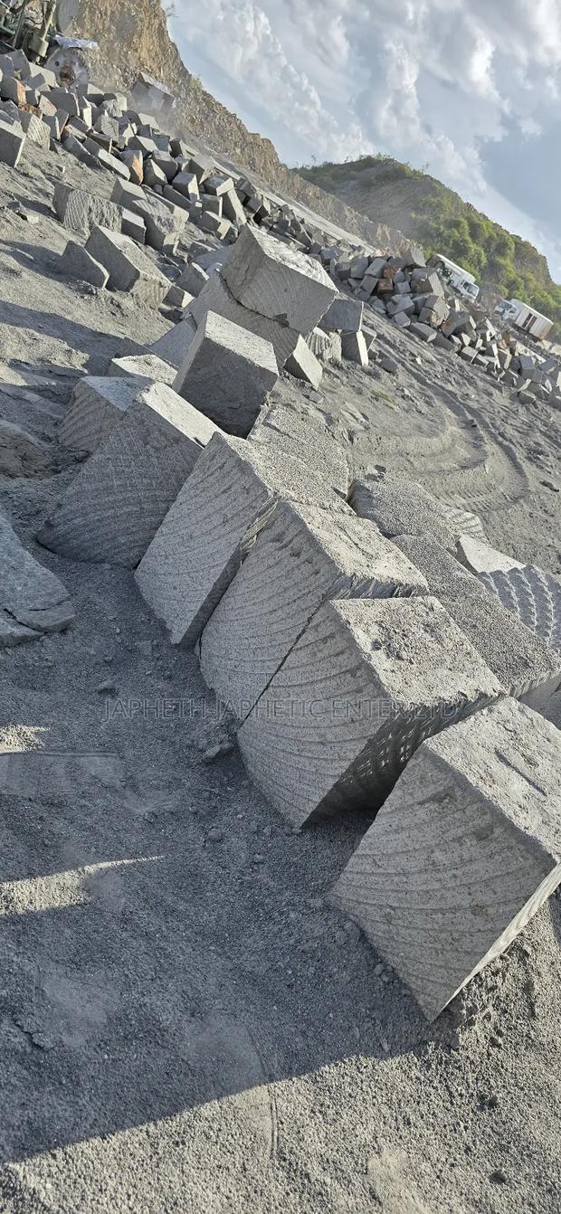Ndarugo Blocks/^Machine Cut Stones - thumbnail 3