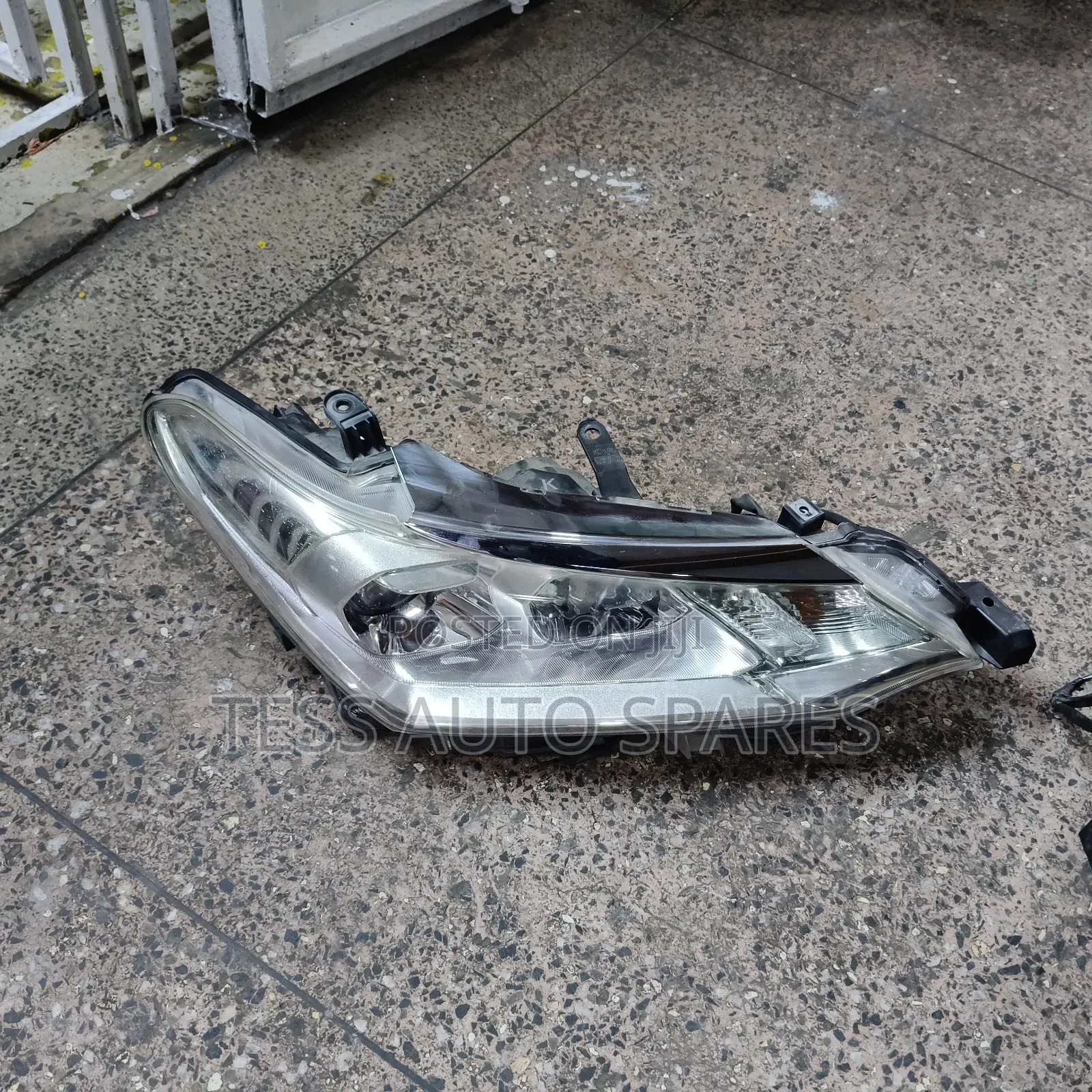 Toyota Fielder 165 Non Xenon Headlights