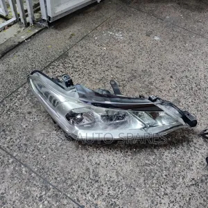 Toyota Fielder 165 Non Xenon Headlights