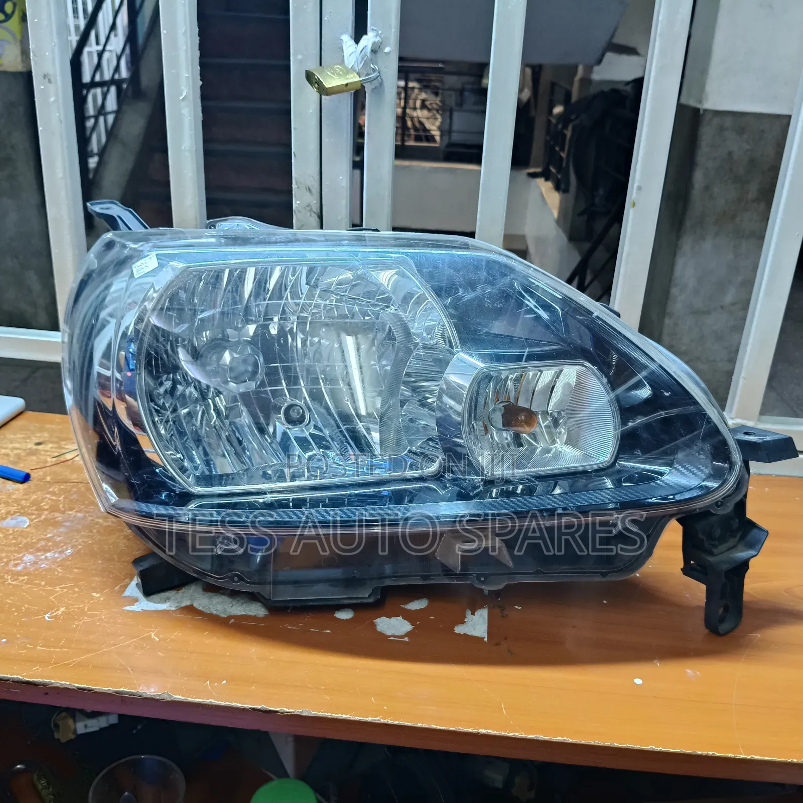 Toyota Porte 2012 Headlight Xenon Type