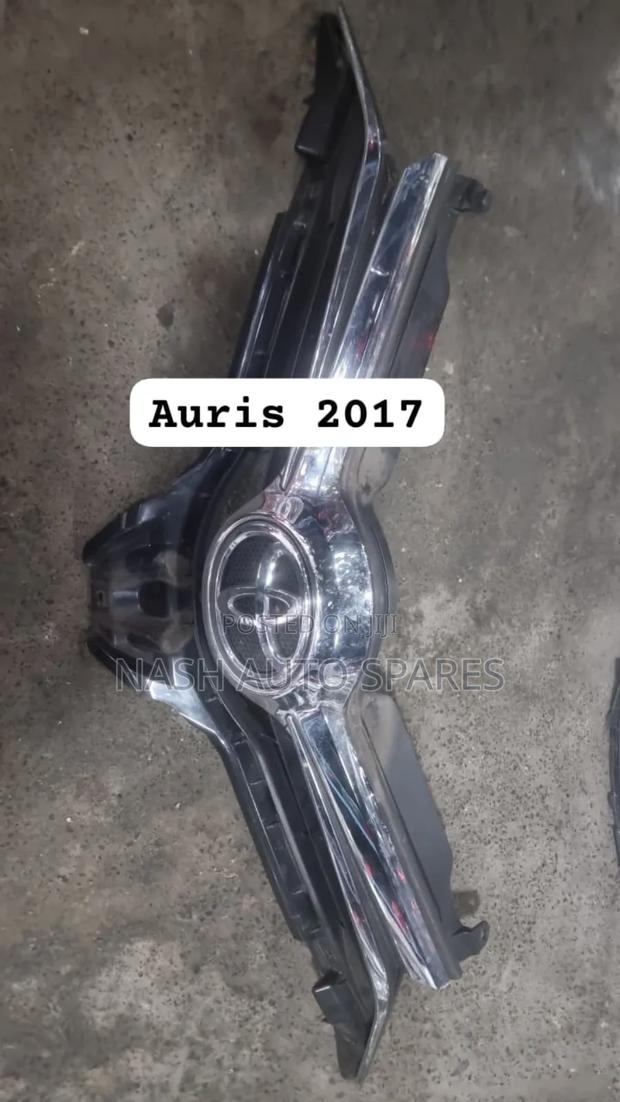 Toyota Auris 2017 Grille