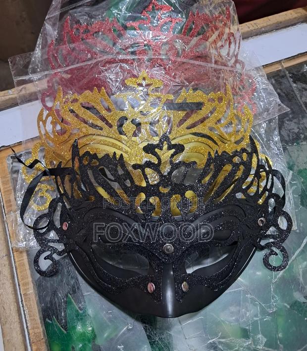 Shiny Glittery Party Face Masks - thumbnail 4
