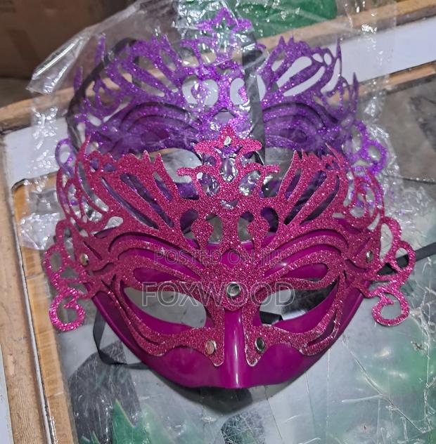 Shiny Glittery Party Face Masks - thumbnail 7