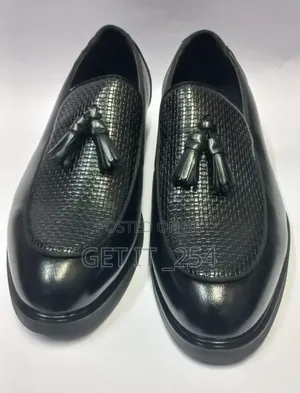  _Quality Official Restocked_ 
 _Size 39- 45_