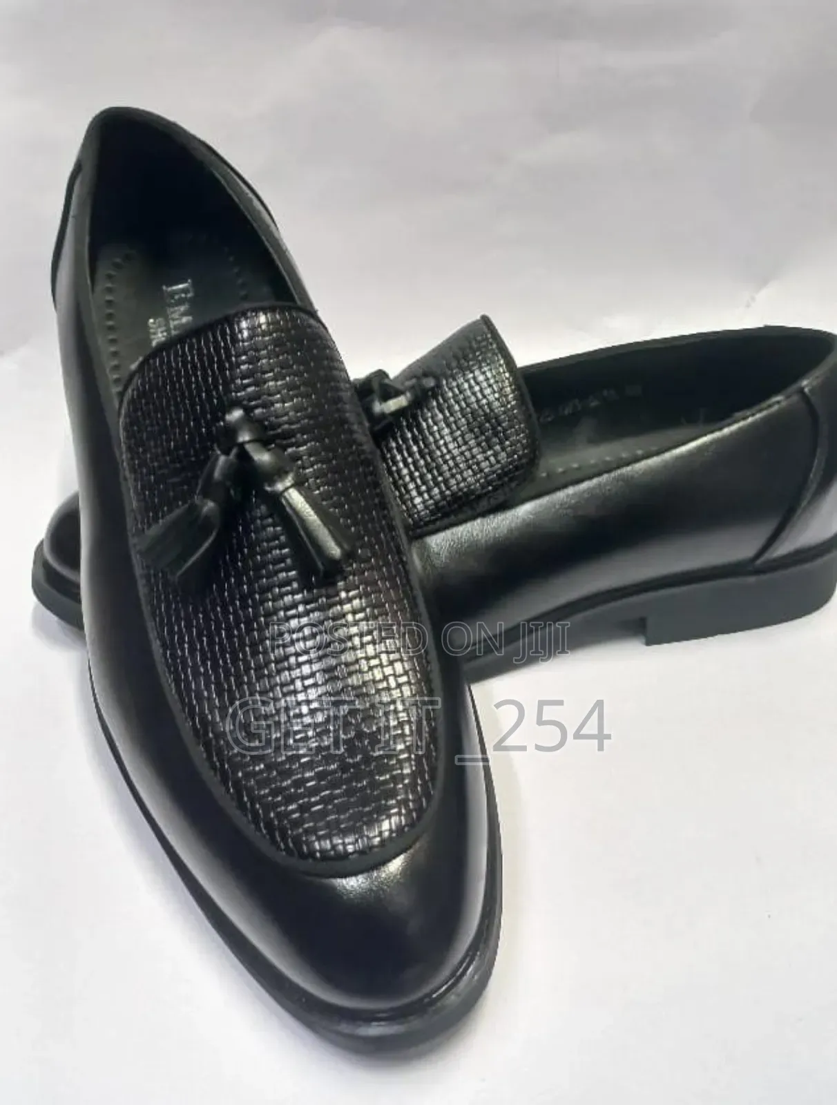  _Quality Official Restocked_ 
 _Size 39- 45_