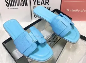 Sandals.
Black 38
Pink 39,41,42
Blue 39,41