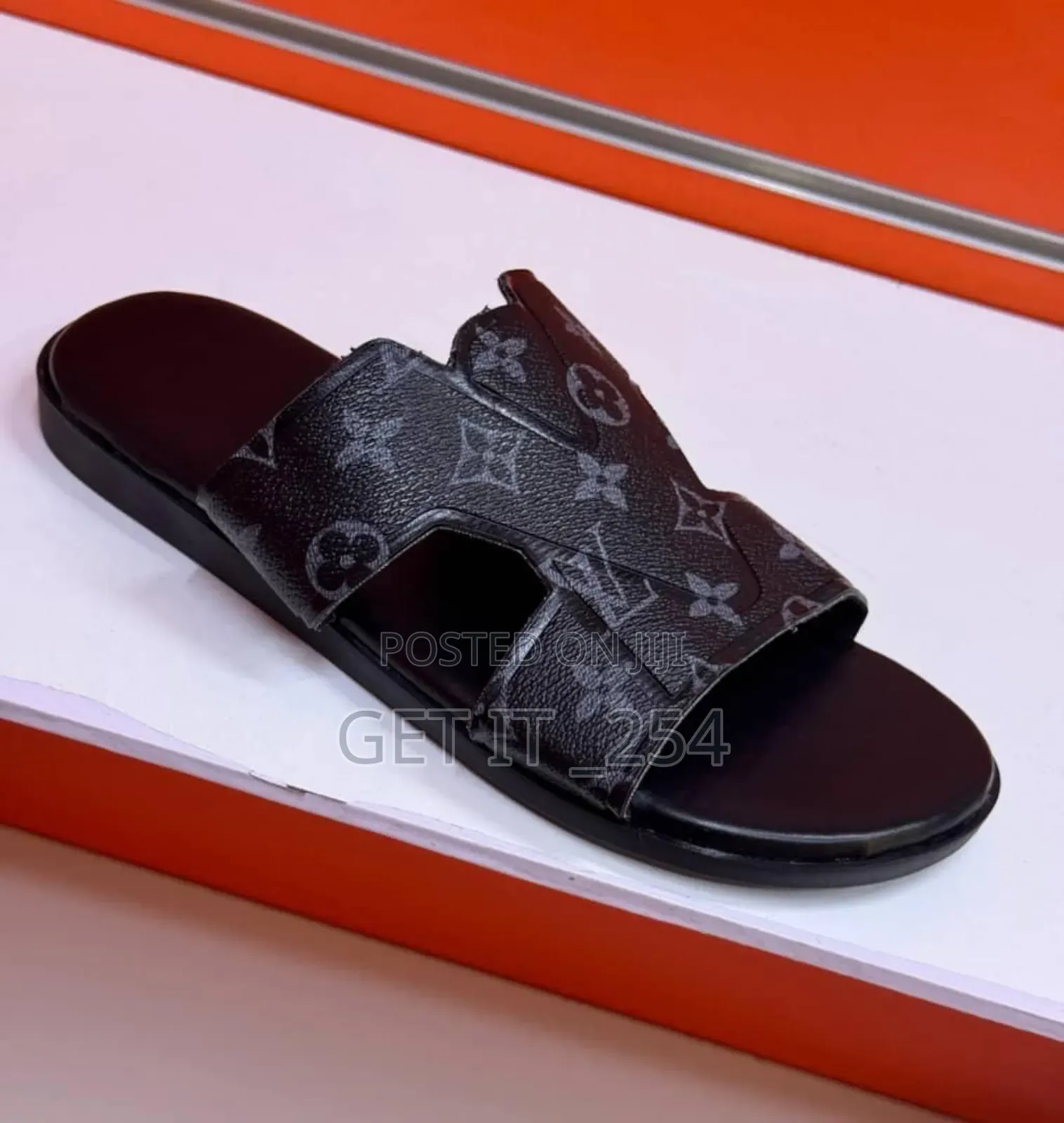 Lv Sandal 
Sizes 40_45