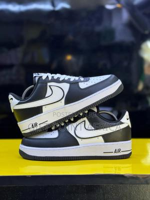 The Nike Airforce 1 Low “Panda”. - thumbnail 2