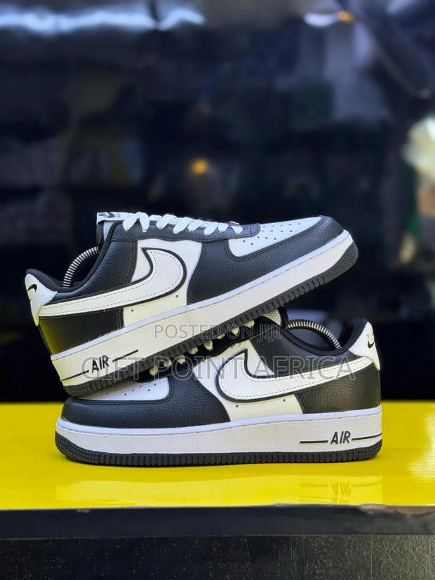 The Nike Airforce 1 Low “Panda”. - main view