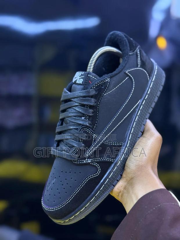Air Jordan 1 Low X Travis Scott "Black Phantom" - main view