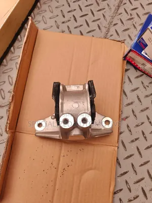 Suzuki Sx4 S-Cross Brand New Original Oem Engine Mount