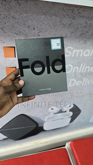 New Samsung Galaxy Z Fold4 256 GB Black - thumbnail 2