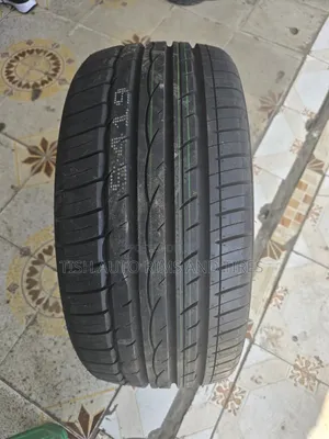 225/40r18 Comfoser