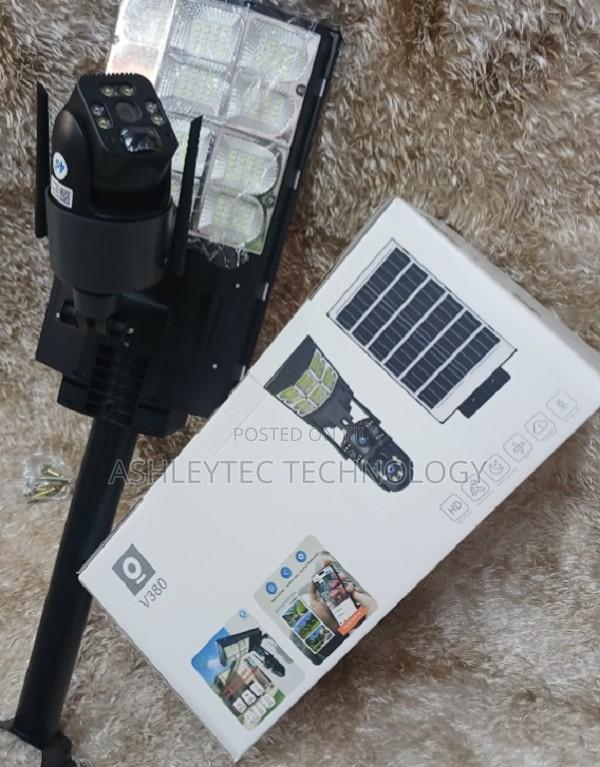All in One 4g Solar Street Light With CCTV Camera - main view