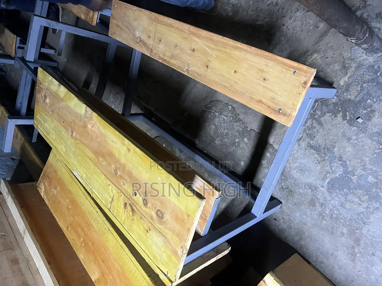 Comfortable 4ft Tripple Open Desk