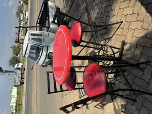 Restaurant And Bar Chairs With Round High Table