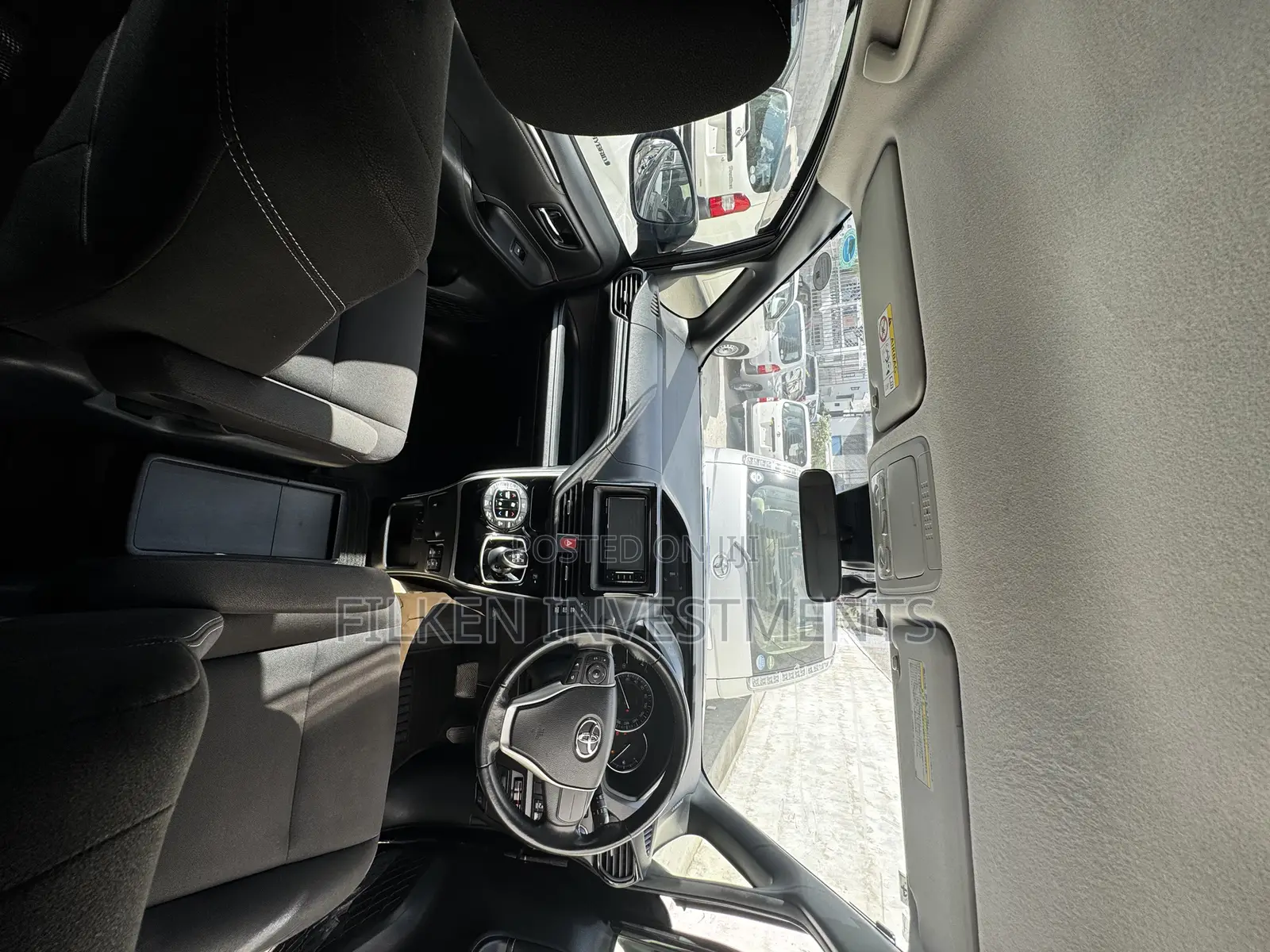 Toyota Voxy 2018