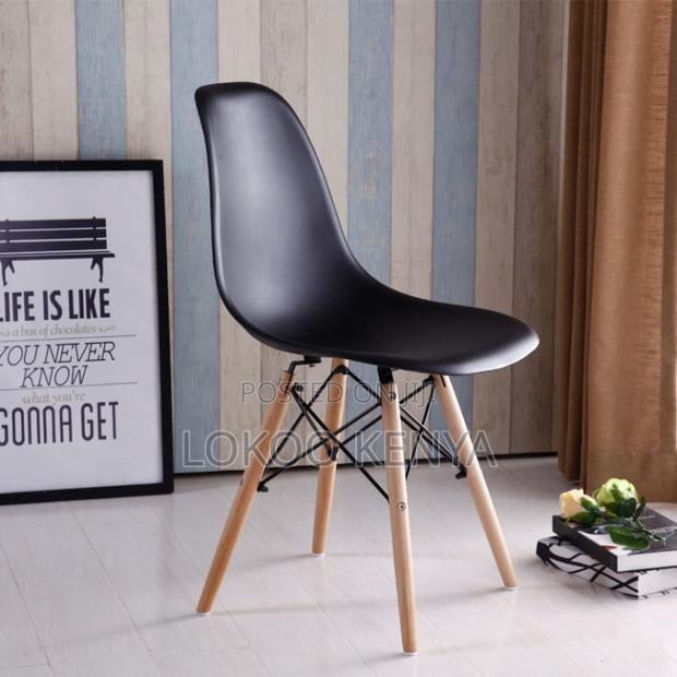 Dining Chair: Modern Plastic Eames Dining Chair