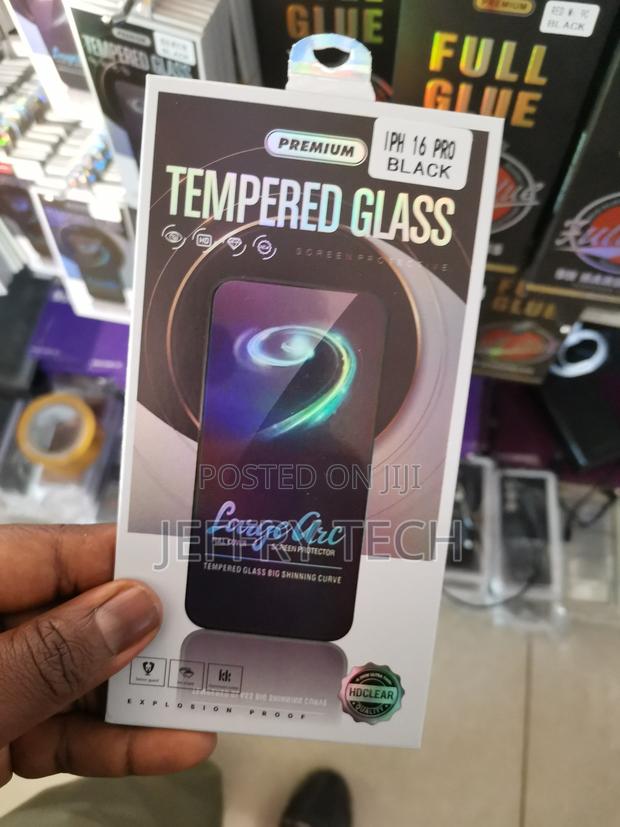 Brave iPhone 16 Pro 6.3" Privacy Screen Protector Privacy - main view