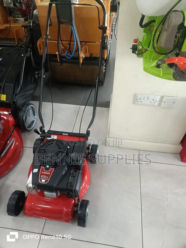 Lawn Mower - thumbnail 2