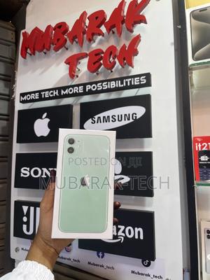 New Apple iPhone 11 128 GB Green - main view