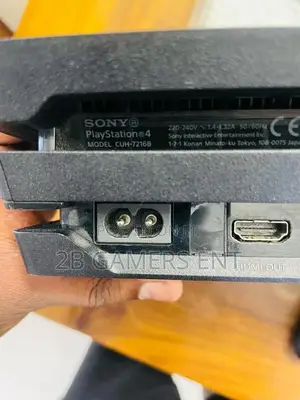 Ps4 Pro 1 Pad, Plus Cables
