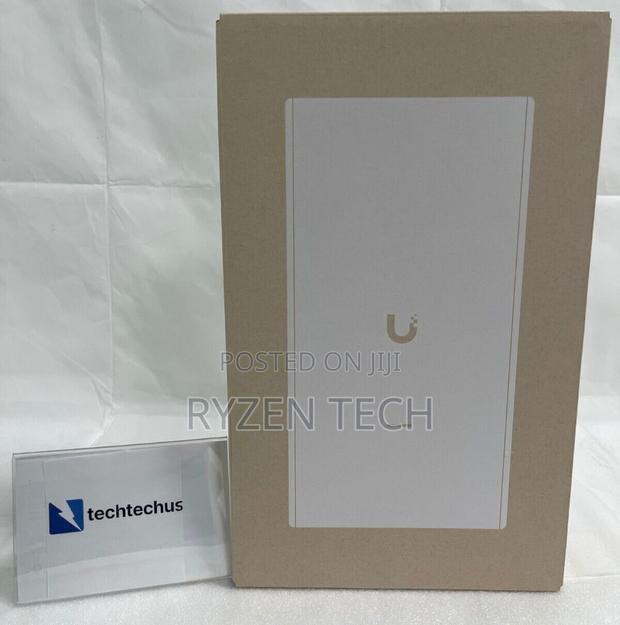 Ubiquiti Unifi-U6 Mesh Pro - main view