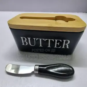 Butter Dish and Storage Box With a Butter Knife