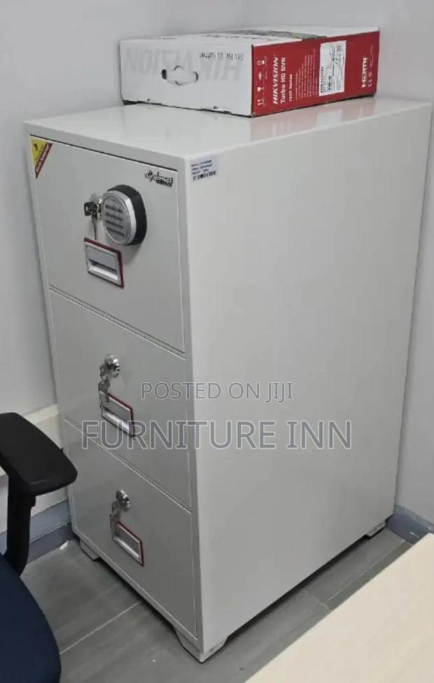 206kgs Diplomatic 3 Door Safe - main view