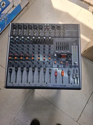 Behringer 12 Channels Plain Mixer