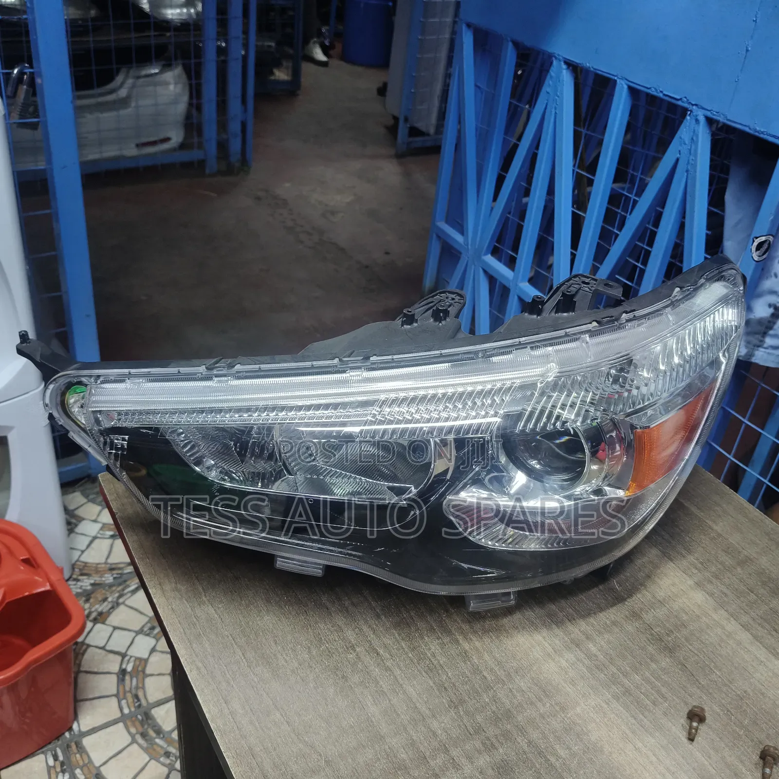 Mitsubishi RVR Xenon Headlight Available