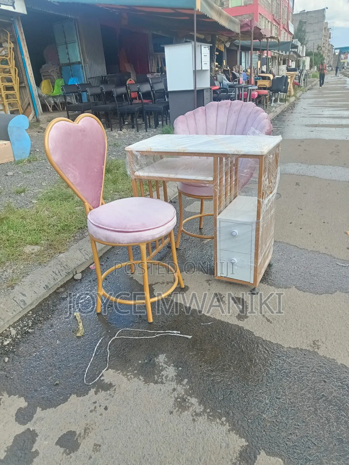 Manicure Set, Marble Table, Flower and Love Seats
