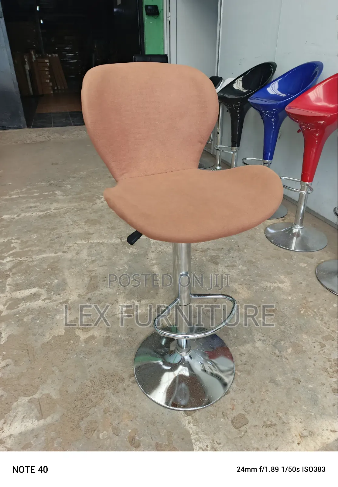 Love Shape Bar Stool